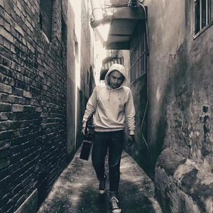 女贝网打屁股漫画丨vk
